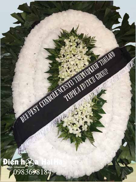 Đặt vòng hoa viếng đám tang người mất trẻ tuổi tại NTL 198.