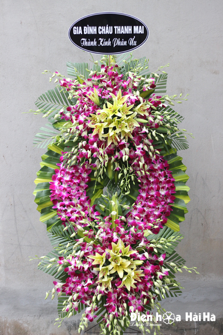 Đặt vòng hoa chia buồn tại nhà tang lễ 198 hoa lan tím, giá 1,500,000 vnd. 