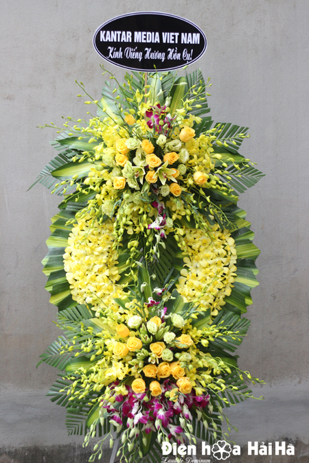 Đặt vòng hoa chia buồn tại nhà tang lễ 198 hoa lan vàng, hồng vàng, cát tường, giá 1,700,000 vnd