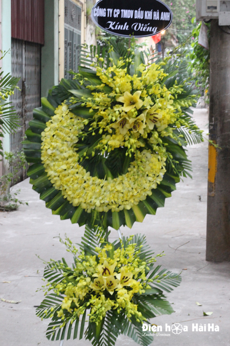 Đặt vòng hoa viếng đám tang tại Hà Nội hoa lan vàng, giá 1,200,000 vnd. 
