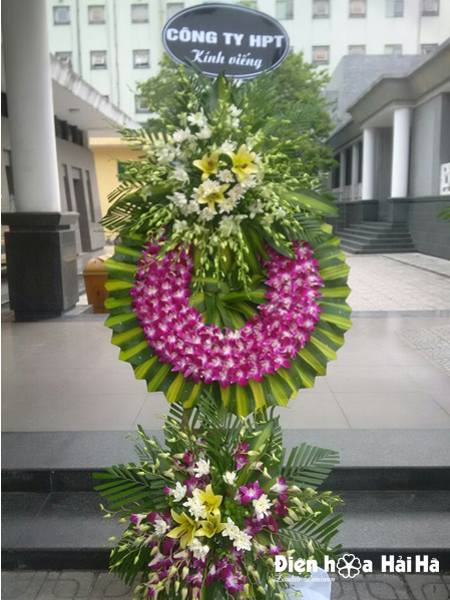 Đặt vòng hoa viếng tang lễ tại nhà tang lễ Bộ Công An, giá 1,050,000 vnd.