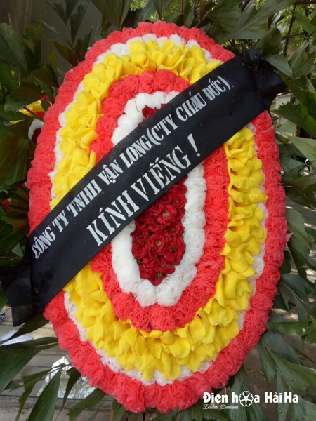 Đặt vòng hoa viếng tang lễ truyền thống tại nhà tang lễ 198 giá 300,000 vnd. Liên hệ đặt 0983 69 8184 (hoặc zalo).