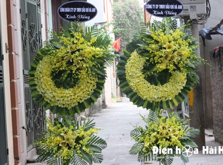 Đặt vòng hoa đám tang lan vàng sang trọng tại Hà Nội 2 tầngĐặt vòng hoa đám tang lan vàng sang trọng tại Hà Nội 2 tầng