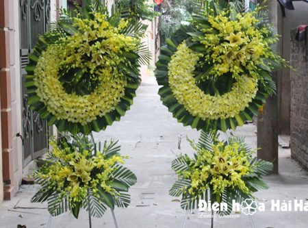 Đặt vòng hoa đám tang lan vàng sang trọng tại Hà Nội 2 tầng