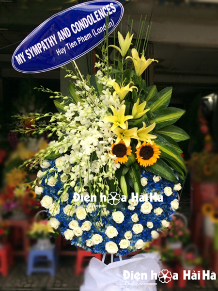 Đặt vòng hoa tang lễ tại Hà Nội màu trắng xanh