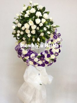 Mẫu 1.7: (#HV-059VN) Đặt vòng hoa viếng tang lễ hoa lan tường tím. Giá: 1.150.000 ₫