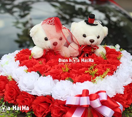Bán hoa giả trang trí xe cưới hồng đỏ 1 viền trắng giá rẻ mã XHG-050 (5)