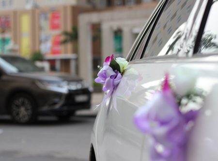 Bán hoa giả trang trí xe hoa lan tím giá rẻ (6)