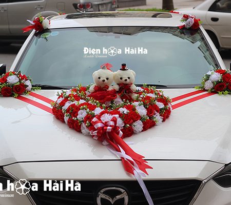 Bộ hoa giả trang trí xe cưới trái tim đỏ trắng giá rẻ mã XHG-042 đi cao tốc (2)