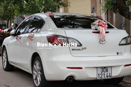 Bộ hoa xe cưới bằng lụa kèm chữ Just Married hiện đại mã XHG-077 (7)