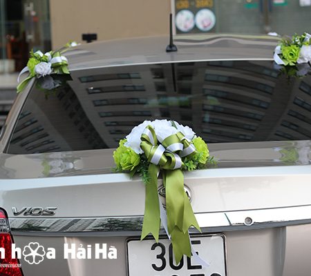 Hoa giả trang trí xe cưới hoa hồng xanh đặc biệt mã XHG-065 đi cao tốc (6)