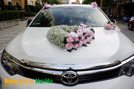 Hoa lụa kết xe cưới trái tim baby trắng điệu đã mã XHG-099 sang trọng (2)