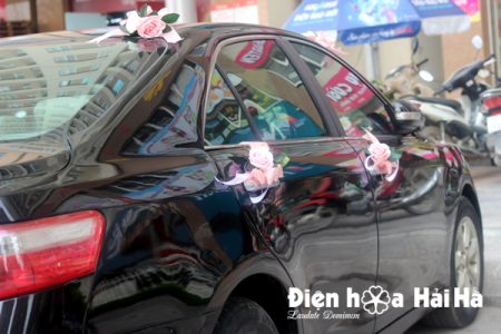 Mẫu xe hoa cưới bằng lụa hoa lan hồ điệp hiện đại mã XHG-082 giá rẻ (11)
