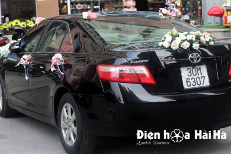 Mẫu xe hoa cưới bằng lụa hoa lan hồ điệp hiện đại mã XHG-082 giá rẻ (9)