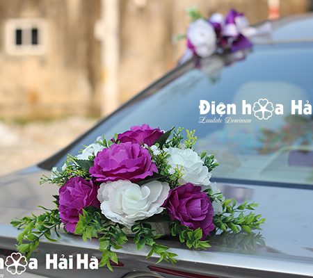 Trang trí xe cưới bằng hoa giả giá rẻ hồng tím trắng XHG-051 đi cao tốc (7)