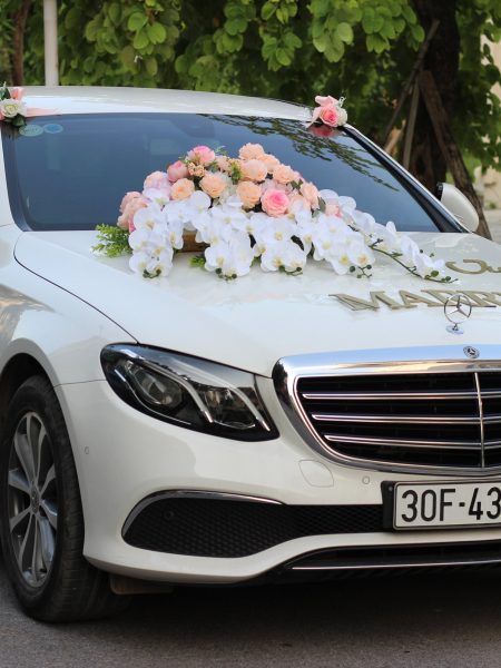 Trang trí xe cưới bằng hoa lụa hồ điệp thanh lịch mã XHG-098 sang trọng (5)