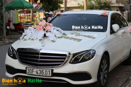 Trang trí xe cưới bằng hoa lụa hồ điệp thanh lịch mã XHG-098 sang trọng (6)