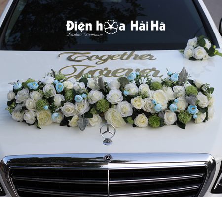 Trang trí xe cưới bằng hoa lụa hồng trắng ping pong xanh độc đáo (5)