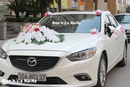 Trang trí xe cưới bằng hoa lụa mẫu đơn hồ điệp trắng mã XHG-054 đẹp (6)