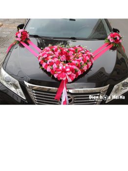 hoa giả trang trí xe cưới giá rẻ trái tim hồng phấn