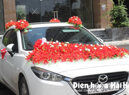 hoa giả trang trí xe cưới tphcm lan đỏ sang trọng (3)