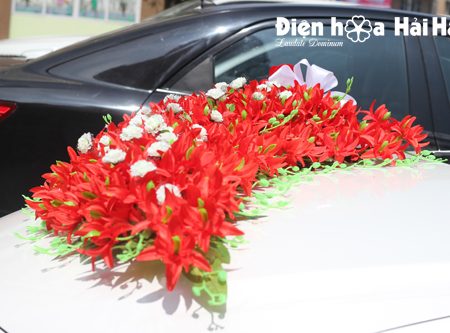 hoa giả trang trí xe cưới tphcm lan đỏ sang trọng (4)