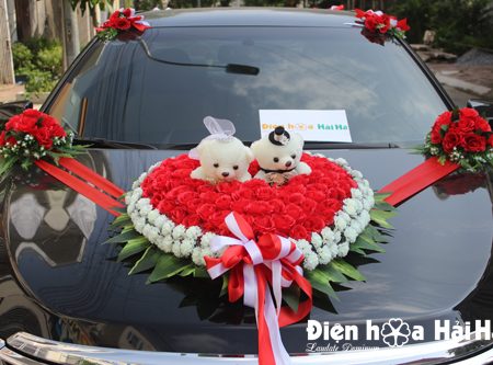 mua hoa giả trang trí xe hoa trái tim hồng đỏ thọ chi (2)