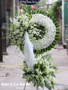 Vòng hoa đám tang lan trắng - Yên Bình hoa gửi viếng trang trọng