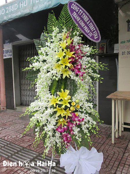 Vòng hoa tang lễ giá rẻ - Viên Mãn gửi viếng trang trọng