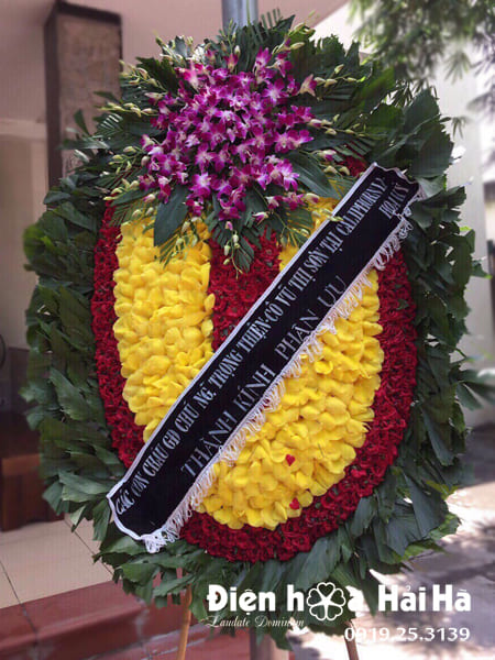 Mẫu 9: (#HV-108VN) Mua hoa đám tang tại Trần Thánh Tông hoàn toàn bằng hoa tươi. Giá 1.000.000 vnd. Liên hệ: 0983698184 – 0919253139  (Zalo & Viber)