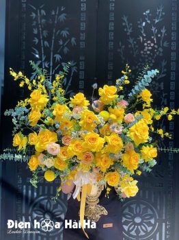 Bình hoa tặng sinh nhật hoa hồng vàng- Hân Hoan