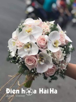 Bó hoa cầm tay cô dâu – Qúy phái