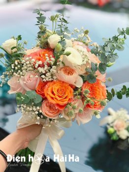 Bó hoa cầm tay cô dâu – Tình yêu nồng cháy