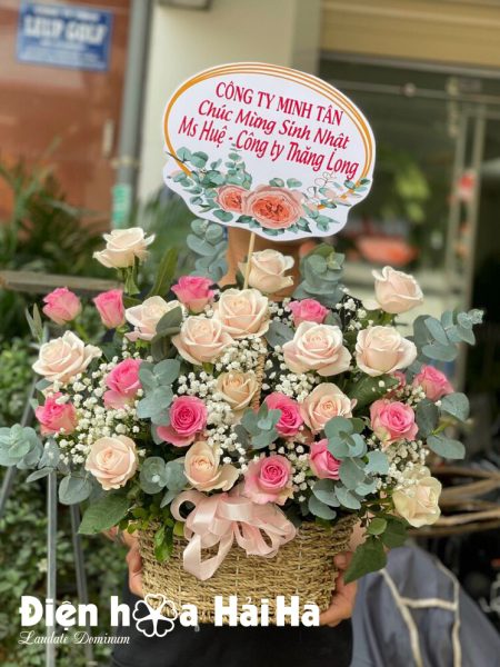 Giỏ hoa hồng hoa tặng sinh nhật – May mắn