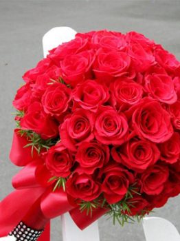 Bó hoa cưới cô dâu hồng đỏ