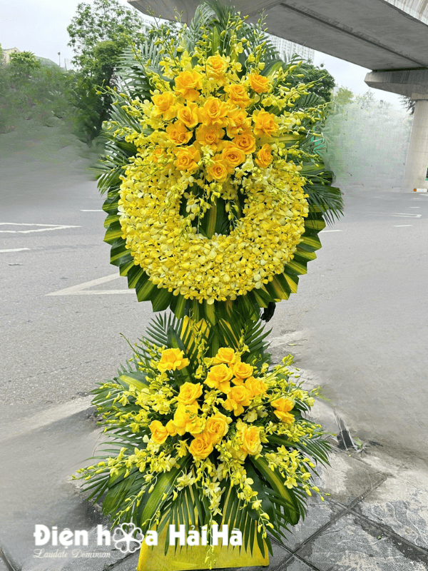 Lẵng hoa lan vàng 2 tầng sang trọng