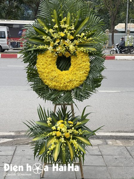 Vòng hoa tang lễ tại Hà Nội cúc vàng - Cực Lạc