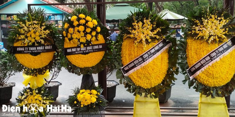 Đặt vòng hoa gần nhà tang lễ bv Việt Đức 5 phút