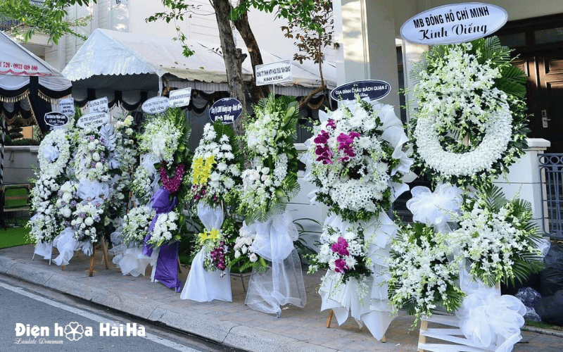 Đặt vòng hoa đám tang quận 7 giao nhanh