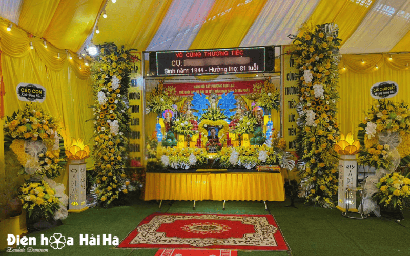Vòng hoa tại quận Nam Từ Liêm