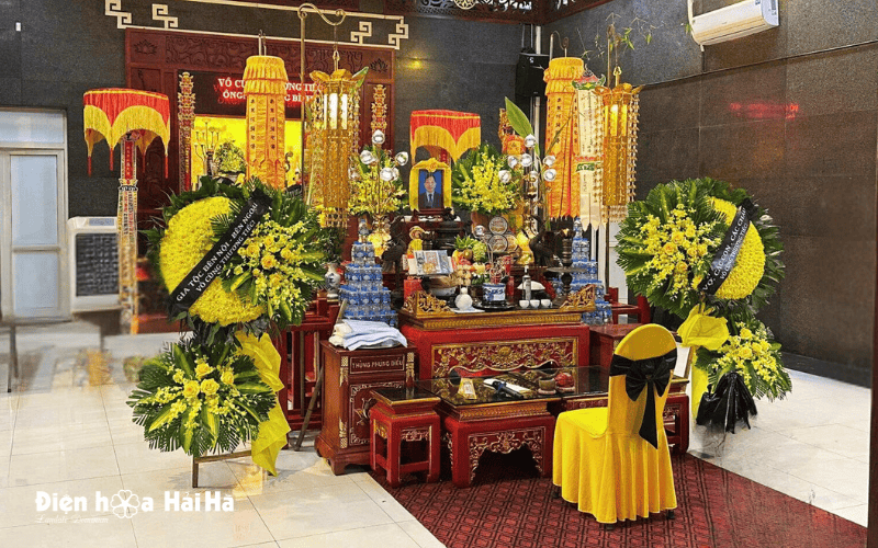 Đặt vòng hoa tại nhà tang lễ Bệnh viện E